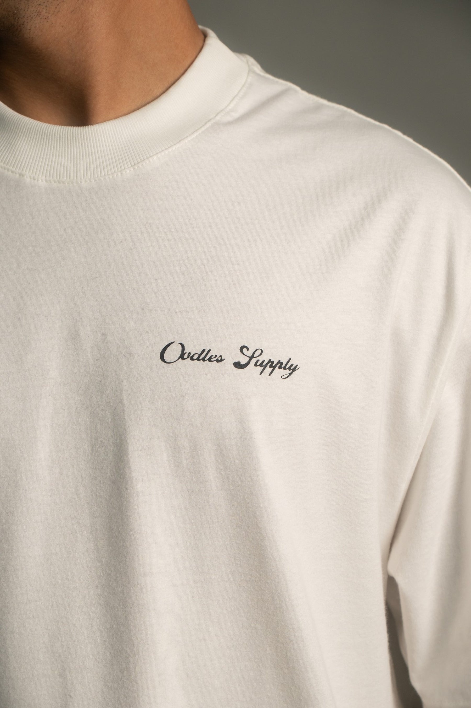 Camiseta Oodles - Middle Ages - Off White