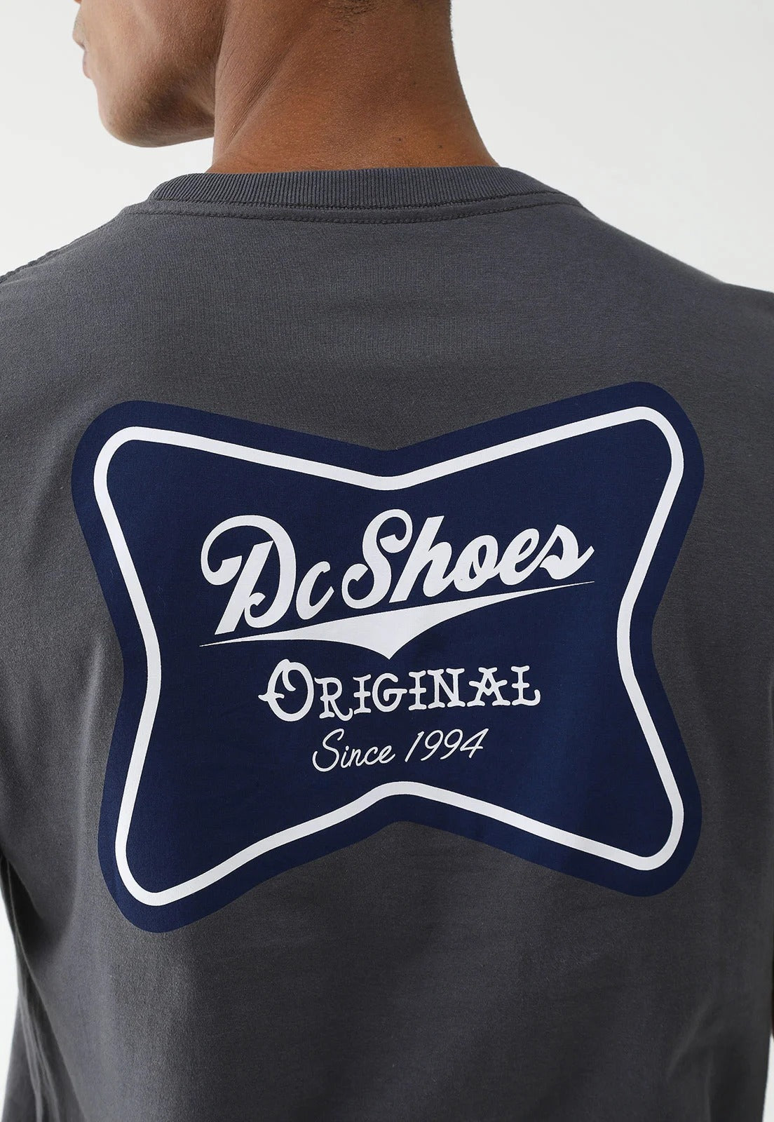 Camiseta DC Shoes - Brewski - Cinza Escuro