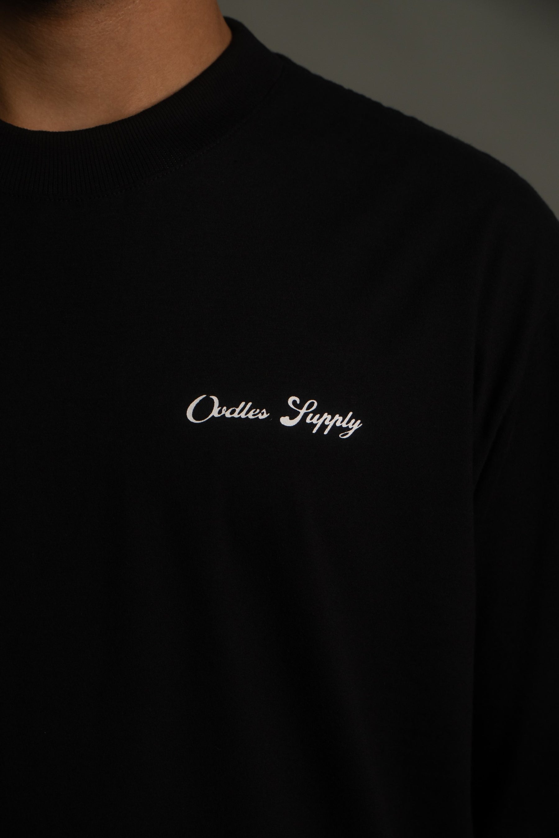 Camiseta Oodles - Middle Ages - Preto