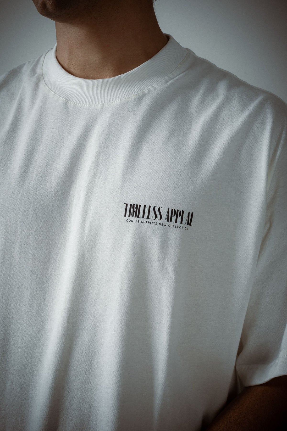 Camiseta Oodles - Movie Set - Off White
