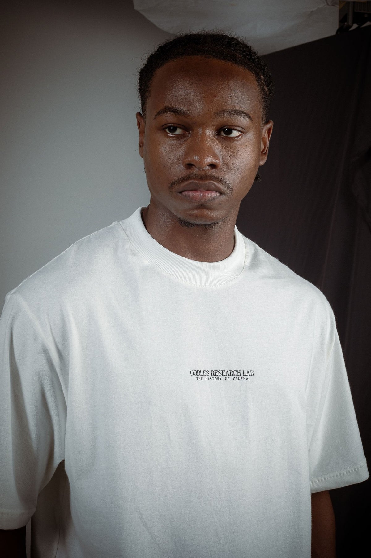 Camiseta Oodles - Cinematograph - Off White