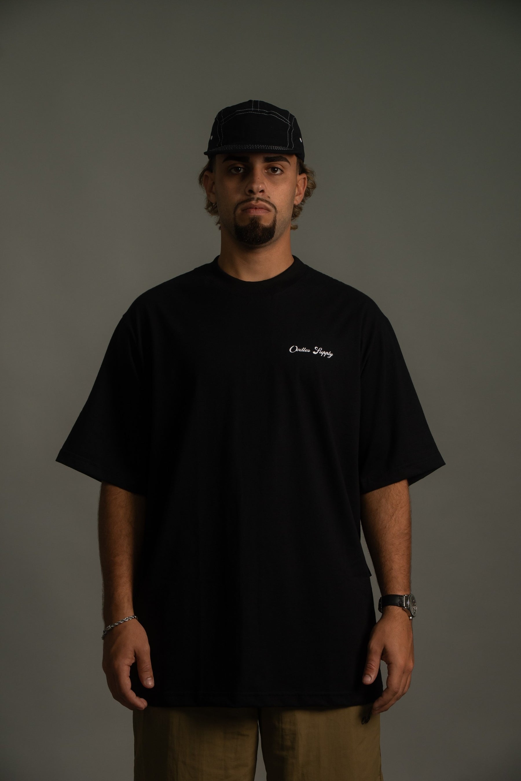 Camiseta Oodles - Middle Ages - Preto