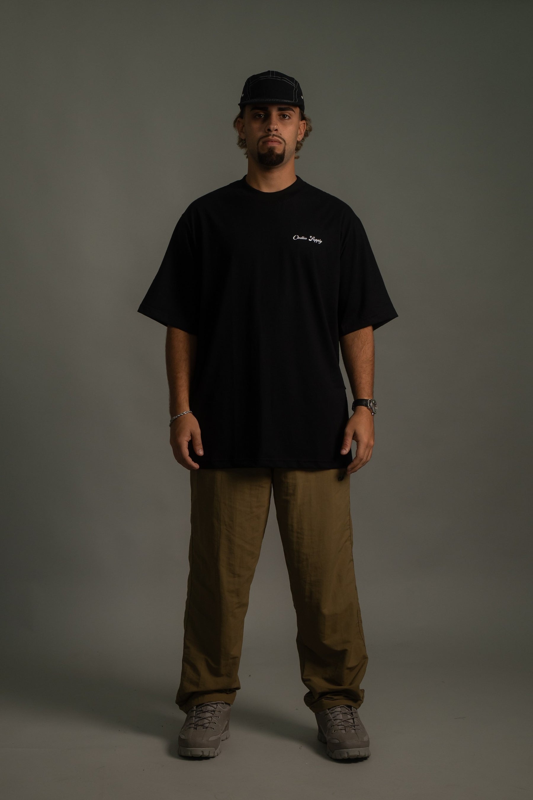 Camiseta Oodles - Middle Ages - Preto